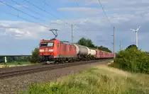 185 049 führte am 27.06.18 einen gemischten Güterzug durch Niederndodeleben Richtung Braunschweig.