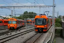Baldiges Aus für die Be 4/12  MANDARINLI 

Regionalverkehr Bern-Solothurn RBS

Demnächst werden sämtliche noch im täglichen Betrieb stehenden Be 4/12  MANDARINLI  aus dem Jahre 1974 durch die neuen Be 4/10, Nummer 01 bis 14,  WORBLA  ersetzt.

Noch sind sie in verschiedenen Farbvarianten auf der Strecke Bern - Worb Dorf unterwegs.
Die Aufnahmen sind am 7. August 2018 in Worblaufen und bei Vechigen entstanden.
Foto: Walter Ruetsch 
