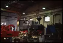 Eine Lok der Muskauer Waldbahn wurde am 3.5.1995 im RAW Görlitz aufgearbeitet.