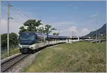 Die MOB Ge 4/4 8001 fährt mit ihrem IR 2115 von Zweisimmen nach Montreux bei der kleinen Haltestelle Le Châtelard VD durch.
8. August 2018