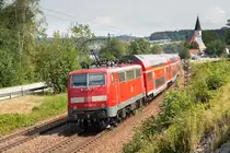Nachschuss bei Hausbach auf 111 193-9, die am 15.08.2018 ihren Regionalexpress nach Passau schiebt.

Hersteller: Krauss-Maffei (Mechanik), Siemens-Schuckert-Werke (Elektrik)
Fabriknr.: 19897 (Krauss-Maffei)
Baujahr: 1982
Abnahmedatum: 19.01.1983
Erst-Bw: München Hbf
Umbeheimatungen: Düsseldorf 1, Nürnberg, Frankfurt (Main) 1, Dortmund
Heimat-Bw. z.Z.d. Aufnahme: Nürnberg
Eigentümer z.z.d. Aufnahme: DB Regio AG
Betreibernr. z.Z.d. Aufnahme: 111 193-9
UIC-Nr.: 91 80 6111 193-9 D-DB
EBA-Nr.: EBA 08C14A 016