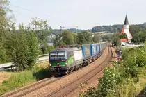 193 830 mit einem Taschenwagenzug in Richtung Plattling bei Hausbach am 15.08.2018.

Hersteller: Siemens
Baujahr: 2017
Abnahmedatum: 08.11.2017
Eigentümer z.z.d. Aufnahme: European Locomotive Leasing, Wien
Betreibernr. z.Z.d. Aufnahme: 193 830
UIC-Nr.: 91 80 6193 830-7 D-ELOC