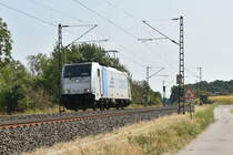 186 428-9 kommt am Sonntagnachmittag Lz am Idiotenhügel in Kaarst Broicherseite gen Osterath gefahren. 19.8.2018