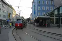 Wien Wiener Linien SL 60 (E2 4051 (SGP 1985) + c5 1452 (Bombardier-Rotax 1980)) XV, Rudolfsheim-Fünfhaus, Fünfhaus, Mariahilfer Straße (Hst. Westbahnhof / Gerstnerstraße) am 31. Juli 2018.