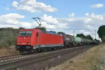 185 603-3 mit einem Öler am Haken bei Kaarst Broicherseite aus Richtung Weißenberg kommend und in Richtung Osterath fahrend am Abend des 10.8.2018