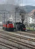La Traction
TRAIN À VAPEUR DES FRANCHES-MONTAGNES
Chemins de fer du Jura CJ
Mit dem Dampfzug nach Tavannes. Mittagessen im Speisewagen.
Für die einzige Fahrt der Saison 2018 auf dieser Strecke wurde die G 2/3 + 3/3 E 206 mit den WR 777 und BR 779, beide ehemals RBS/SZB, eingesetzt.
Bildausschnitt Fotoshop dieser Momentaufnahme vom 19. August 2018, entstanden in Tavannes.
Foto: Walter Ruetsch      