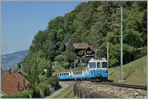 Nostalgie am Genfersee - eigentlich die Aufgabe der Blonay-Chamby Bahn, doch das Monopol hat sie nicht: Der MOB ABDe 8/8 4002 VAUD mit seinem stilechten Regionalzug 2224 kurz nach Chernex auf der Fahrt nach Zweisimmen. 
21. August 2018