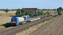 Alpha Trains Belgium 272 402, vermietet an DE (Dortmunder Eisenbahn), mit leeren Containertragwagen in Richtung Osnabr�ck (Marl [NI], 18.08.18).