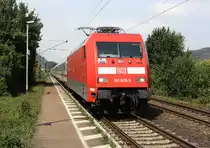 Die 101 025-5 der DB Fernverkehr mit einem IC aus Köln kommend durch Namedy in Richtung Koblenz.

Namedy
17.08.2018