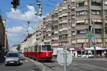 Wien Wiener Linien SL D (E2 4030 (SGP 1979)) XIX, Döbling, Heiligenstadt, Heiligenstädter Straße / Grinzinger Straße am 27. Juli 2018.