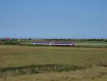 Radfahrer gegen Zug: Am 07.08.2018 wurde dieser ex. CNL-628 auf der neg-Strecke zwischen Dagebüll Kirche und Dagebüll Mole abgelichtet.