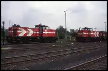 Köln Niehl am 26.5.1995: HGK Lok DE 76 und DE 82.