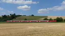 Ein RE20 Limburg - Frankfurt zwischen Niederbrechen und Oberbrechen. Aufgenommen am 6.7.2018 15:09