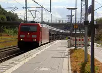 185 272-2 DB kommt mit einem Autozug aus Belgien nach Köln und kommt aus Richtung Aachen-West,Aachen-Schanz,Aachen-Hbf,Aachen-Rothe-Erde,Aachen-Eilendorf und fährt durch Stolberg-Rhienland-Hbf in Richtung Eschweiler-Hbf,Langerwehe,Düren,Merzenich,Buir,Horrem,Kerpen-Köln-Ehrenfeld,Köln-West,Köln-Süd. 
Aufgenommen vom Bahnsteig 2 in Stolberg-Hbf.
Bei Sommerwetter am Nachmittag vom 10.8.2018.