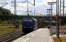 186 268-9 von Rhenus-Logistik kommt mit einem MSC-Containerzug aus Antwerpen-Krommenhoek(B) nach Germersheim(D) und kommt aus Richtung Aachen-West,Aachen-Schanz,Aachen-Hbf,Aachen-Rothe-Erde,Eilendorf und fährt durch Stolberg-Hbf(Rheinland) in Richtung Eschweiler-Hbf,Langerwehe,Düren,Merzenich,Buir,Horrem,Kerpen-Köln-Ehrenfeld,Köln-West,Köln-Süd. Aufgenommen vom Bahnsteig 1 von Stolberg-Rheinland-Hbf.
Bei Sommerwetter am Nachmittag vom 10.8.2018.