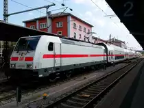 Ein IC2 (IC 2280 /RE 52280)in Singen.
Der Zug fährt die Strecke Singen -> Stuttgart Hbf 
