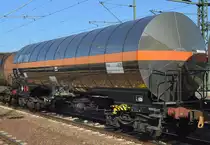 Gasdruckkesselwagen vom Einsteller VTG in Hamburg mit der Nr. 37 RIV 80 D-VTG 7809 060-2 Zagns (UN-Nr.: 263/1040 = Ethylenoxid) am 21.08.18 Bf. Flughafen Berlin-Schönefeld.