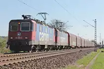 Mit dem DGS 48620 ( Sierre  - Muttenz - Göttingen Gbf) fuhr am Nachmittag des 07.04.2017 die Re 421 381-5 zusammen mit der Re 421 396-3 bei Hügelheim in Richtung Norden.