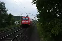 Nachschuß auf die 101 005-7, die einen IC bei Namedy in Richtung Köln schiebt. 
Freitag den 24.8.2018