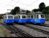 MGN - Oldtimer Zahnrad-Triebwagen Bhe 2/4 204 auf einer Fotoextrafahrt auf den Rochers de Naye für das Bahnforum.ch neben den Zahnrad-Triebwagen Bhe 2/4  203 und Bhe 2/4  207 im Bahnhofsareal von Glion am 25.08.2018