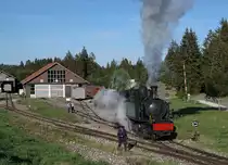 La Traction
TRAIN À VAPEUR DES FRANCHES-MONTAGNES
Chemins de fer du Jura CJ
Dampf im Jura mit der G 2/3 + 3/3 E 206 vom 26. August 2018.
Die Aufnahmen sind auf dem Streckenabschnitt Les Bois - Pré-Petitjean der CJ entstanden.
Foto: Walter Ruetsch