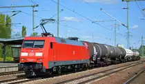 DB Cargo Deutschland AG mit  152 008-9  [NVR-Number: 91 80 6152 008-9 D-DB] und einem gemischten Kesselwagenzug am 21.08.18 Bf. Flughafen Berlin-Schönefeld.