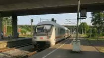 31.07.2018
-
-
Mit 60 Minuten Verspätung verlässt der IC 2315  Deichgraf  den Bahnhof Hamburg-Harburg. Seine Reise führt von Westerland nach Frankfurt (MAin) Hbf. 