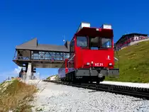 Diesellok, VZ31 verlässt wieder Talwärts die Haltestelle Schafberspitze; 180728