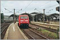 101 065 f�hrt mit dem InterCity 2004  Bodenesee  von Konstanz nach Norddeich Mole aus dem Bahnhof K�ln aus.