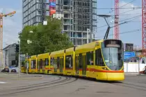 Be 6/10 Tango 167, auf der Linie 10, fährt zur Haltestelle am Bahnhof SBB. Die Aufnahme stammt vom 18.08.2018.