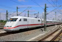 401 570-7 als ICE 692 (Linie 11) von München Hbf nach Berlin Gesundbrunnen erreicht Leipzig Hbf auf Gleis 11.
[26.6.2018 | 13:12 Uhr]