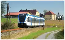 Traurige Berühmtheit erlangte in der letzten Zeit das Weingut  Domäne Müller  in Groß St. Florian, welches hier im Hintergrund der S 61 (R 8559) von Graz nach Wies-Eibiswald am 12.9.2018 zu sehen ist. Im Juni des heurigen Jahres wurde die Domäne Müller/Vinothek „Der Wein“ zum dritten Mal Opfer von Einbrechern, wobei der Gesamtschaden mittlerweile bei rund 1,6 Millionen!! Euro liegt.