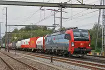 Siemens Vectron 193 466-0 durchfährt den Bahnhof Möhlin. Die Aufnahme stammt vom 06.09.2018.