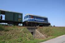 CD 720 058-7 am 04.August 2018 am Schluß des Os 28451 (Veseli nad Luznici - Ceske Velenice) kurz nach der Haltestelle Dvorny nad Luznice.