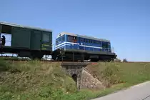 CD 720 058-7 am 04.August 2018 am Schluß des Os 28451 (Veseli nad Luznici - Ceske Velenice) kurz nach der Haltestelle Dvorny nad Luznice.