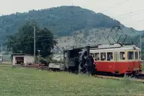 LETZTE DAMPFFAHRTEN MIT DEM WALDENBURGERLI
Waldenburgerbahn BLT/WB
Erinnerung an eine Zugskreuzung zwischen einem Schienentransportzug mit der WB G 3/3 5  G THOMMEN  und einem Reisezug mit dem Triebwagen Be 4/4 1 auf der Haltestelle Altmarkt im Juni 1986.
Am 23. September 2018
heisst es nun:
EINSTEIGEN ZUR LETZTEN DAMPFFAHRT !
Foto: Walter Ruetsch
 