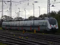 1442 310 (in den Abelio Farben?), abgestellt in Rostock am 07.09.2017