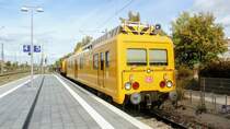 708 319 stand am 22.09.18 im Gleis 5 des Lampertheimer Bahnhof. Besonders hübsch finde ich dieses Fahrzeug nicht, die 203 315 die den Zug zog wäre mir lieber gewesen. Allerdings fuhr dieses Fahrzeug gerade weg als ich kam.