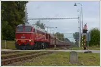 T679 1600  Sergej  war am 22.9.18 anlässlich des Tag der Eisenbahn in Budweis mit einem sehr langen Fotogüterzug Pn 54775 unterwegs. Hier bei der Durchfahrt in Omlenice. Danke an Karl für den Hinweis wegen der Ortsangabe.