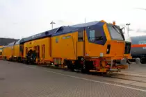 Die Fa. Plasser & Theurer Export von Bahnbaumaschinen Gesellschaft m.b.H. präsentiert auf der InnoTrans am 22.09.2018 die Universalstopfmaschine Unimat 09-4x4/4S E³.
Erstmals treibt die vollelektrische Hybrid-Antriebstechnik in dieser Entwicklungsstufe eine Stopfmaschine an.
