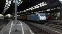 186 458-6 von Crossrail  kommt aus Richtung Aachen-West,Aachen-Schanz mit einem  MSC-Containerzug aus Antwerpen-Krommenhoek(B) nach Germersheim(D) und fährt durch Aachen-Hbf in Richtung Aachen-Rothe-Erde,Stolberg-Hbf(Rheinland)Eschweiler-Hbf,Langerwehe,Düren,Merzenich,Buir,Horrem,Kerpen-Köln-Ehrenfeld,Köln-West,Köln-Süd. Aufgenommen vom Bahnsteig 6 vom Aachen-Hbf. 
Bei Sonne und Wolken am Nachmittag vom 30.8.2018.