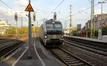 193 824-0 von Railpool  kommt als Lokzug aus Köln-Gremberg nach Aachen-West und kommt aus Köln-Süd,Köln-West,Köln-Ehrenfeld,Kerpen,Horrem,Buir,Merzenich,Düren,Langerwehe,Eschweiler-Hbf,Stolberg-Hbf(Rheinland)Aachen-Eilendorf,Aachen-Rothe-Erde und fährt durch Aachen-Hbf in Richtung Aachen-Schanz,Aachen-West. 
Aufgenommen vom Bahnsteig 6 vom Aachen-Hbf.
Bei Sonne und Wolken am Abend vom 30.8.2018.
