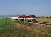Die 751 084, die 751 035 und die 751 192 mit einem Silozug am 20.09.2018 unterwegs bei Malý Čepčín.