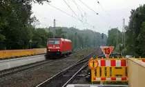 146 271 DB  kommt als Lokzug aus Aachen-Hbf nach Düsseldorf-Hbf und kommt aus Richtung Aachen und fährt durch Kohlscheid in Richtung Herzogenrath.
Aufgenommen vom nagelneunen Bahnsteig 2 in Kohlscheid.
Am 6.9.2018.