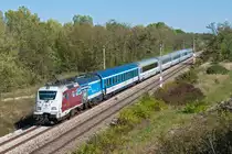 380 013, ist mit dem EC 103  Polonia  (Warszawa Wschodnia - Wien Hbf) nach Wien Hbf. unterwegs. Strasshof, am 30.09.2018.