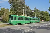 Doppeltraktion, mit dem Be 4/4 494, dem B4S 1505 und dem Be 4/4 489 wendet rückwärts durch die Schlaufe am Eglisee. Die Linie 6, wird wegen Bauarbeiten am badischen Bahnhof im  Inselbetrieb  vom Eglisee bis zur Riehen Grenze geführt. Die Fahrzeuge werden in der Nacht in der Abstellanlage beim Eglisee eingestellt. Die Aufnahme stammt vom 30.09.2018.