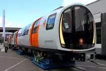 Die Fa. Stadler Rail AG präsentiert auf der InnoTrans am 22.09.2018 in Berlin einen U-Bahn Triebzug für Glasgow.
Im März 2016 hat Stadler im Konsortium mit Ansaldo STS den Vertrag zur Lieferung von 17 U-Bahnzügen für die SPT Glasgow Subway gewonnen. Sie werden für vollautomatischen, zugführerlosen Betrieb (ATO) ausgerüstet. Für Stadler ist dieser Auftrag ein Meilenstein: Erstmals wird Rollmaterial von Stadler in einem führerlosen U-Bahnsystem unterwegs sein.
