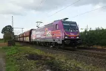 Bei Porz/Wahn kommt die HSL 186 363 mit einem Kohlezug über die Gütergleise gen Siegburg gefahren. Mittwoch 3.10.2018