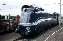 011102 im Bahnhof Ehrenbreitstein am 29.3.1997.