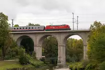 101 020-6 mit einem IC in Richtung Salzburg am 03.10.2018 auf dem Traunsteinviadukt in Traunstein